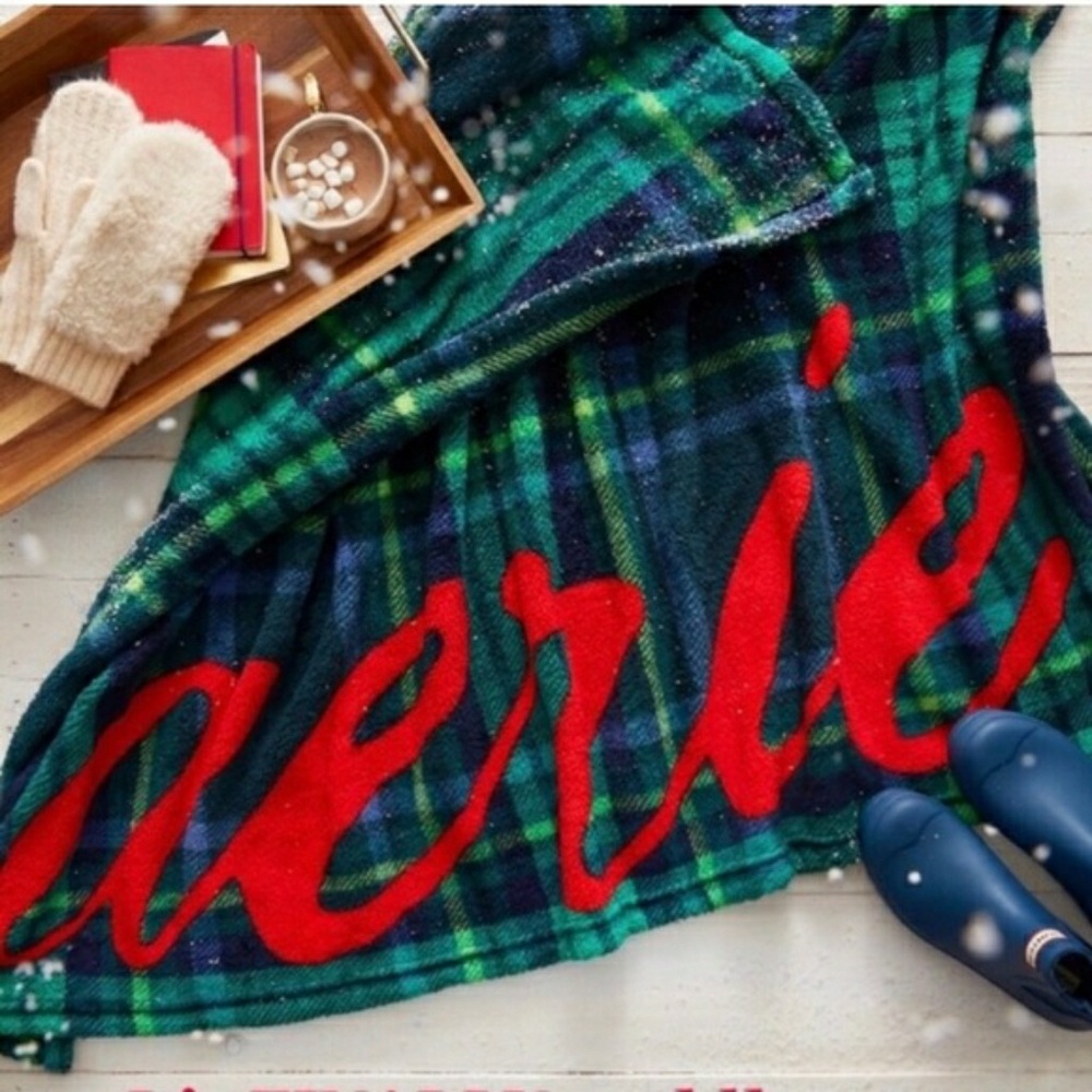NWT Aerie Plush Blanket